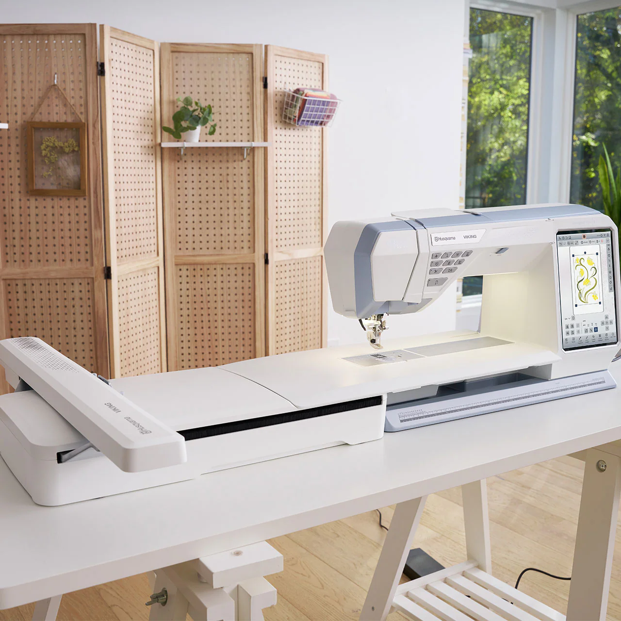 HUSQVARNA® VIKING® DESIGNER EPIC™ 3 Sewing & Embroidery Machine Nordic Frost - Image 3
