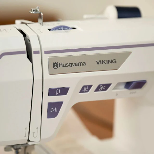 HUSQVARNA® VIKING® DESIGNER QUARTZ™ 29 Sewing & Embroidery Machine Bundle - Image 9