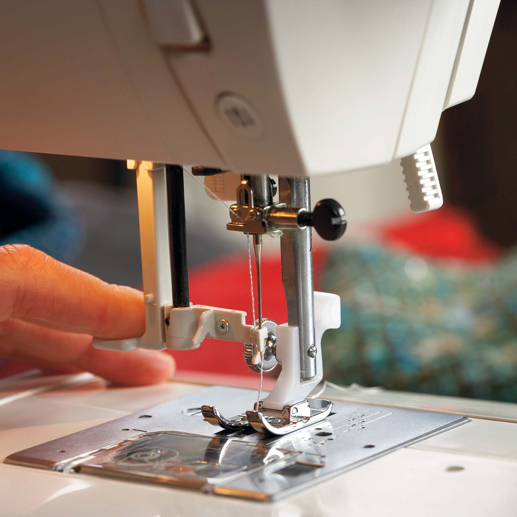 HUSQVARNA® VIKING® EMERALD™ 118 Sewing Machine - Image 6