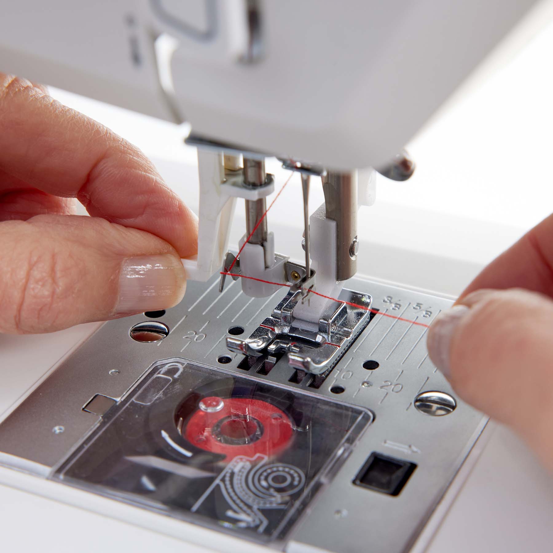 HUSQVARNA® VIKING® ONYX™ 25 Sewing Machine - Image 8