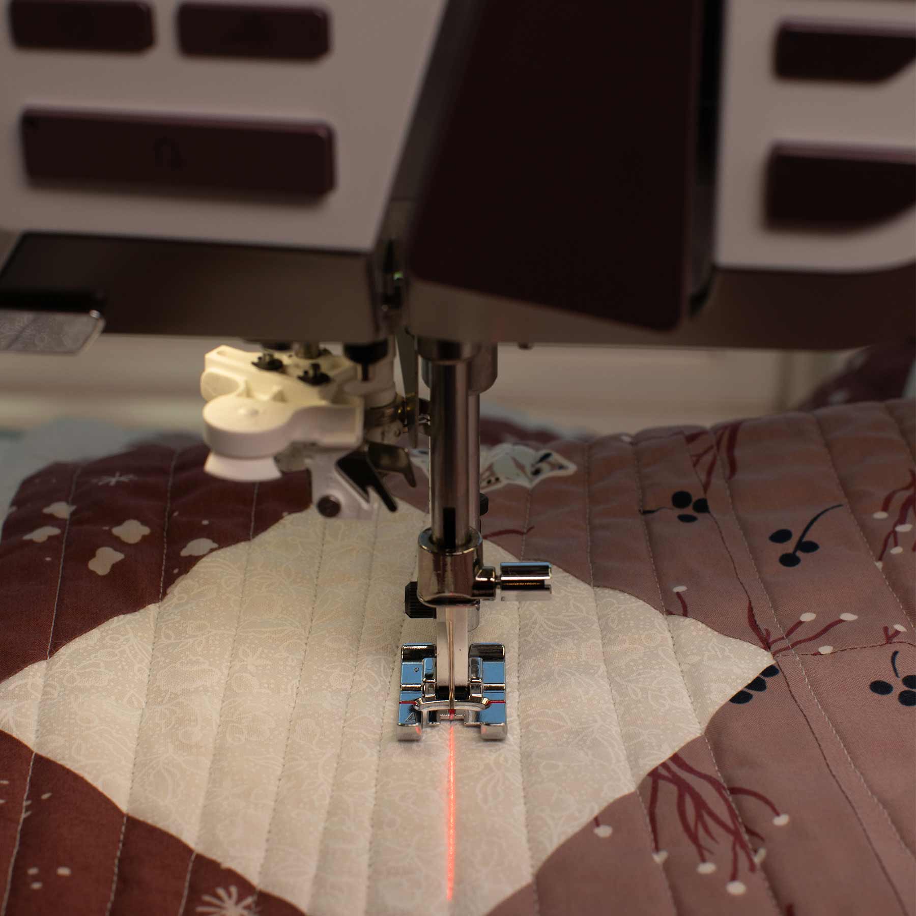 HUSQVARNA® VIKING® EPIC™ 95Q Sewing Machine - Image 5