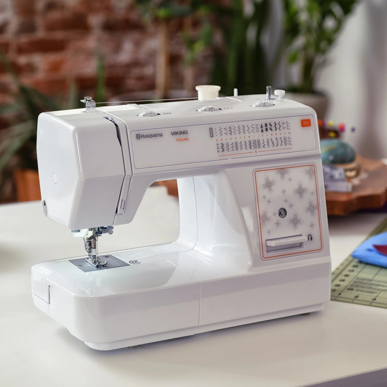 HUSQVARNA® VIKING® H CLASS E20 Sewing Machine - Image 7