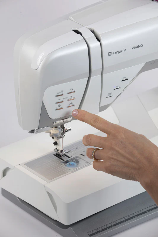 HUSQVARNA® VIKING® Refurbished EPIC™ 980Q Sewing Machine - Image 6