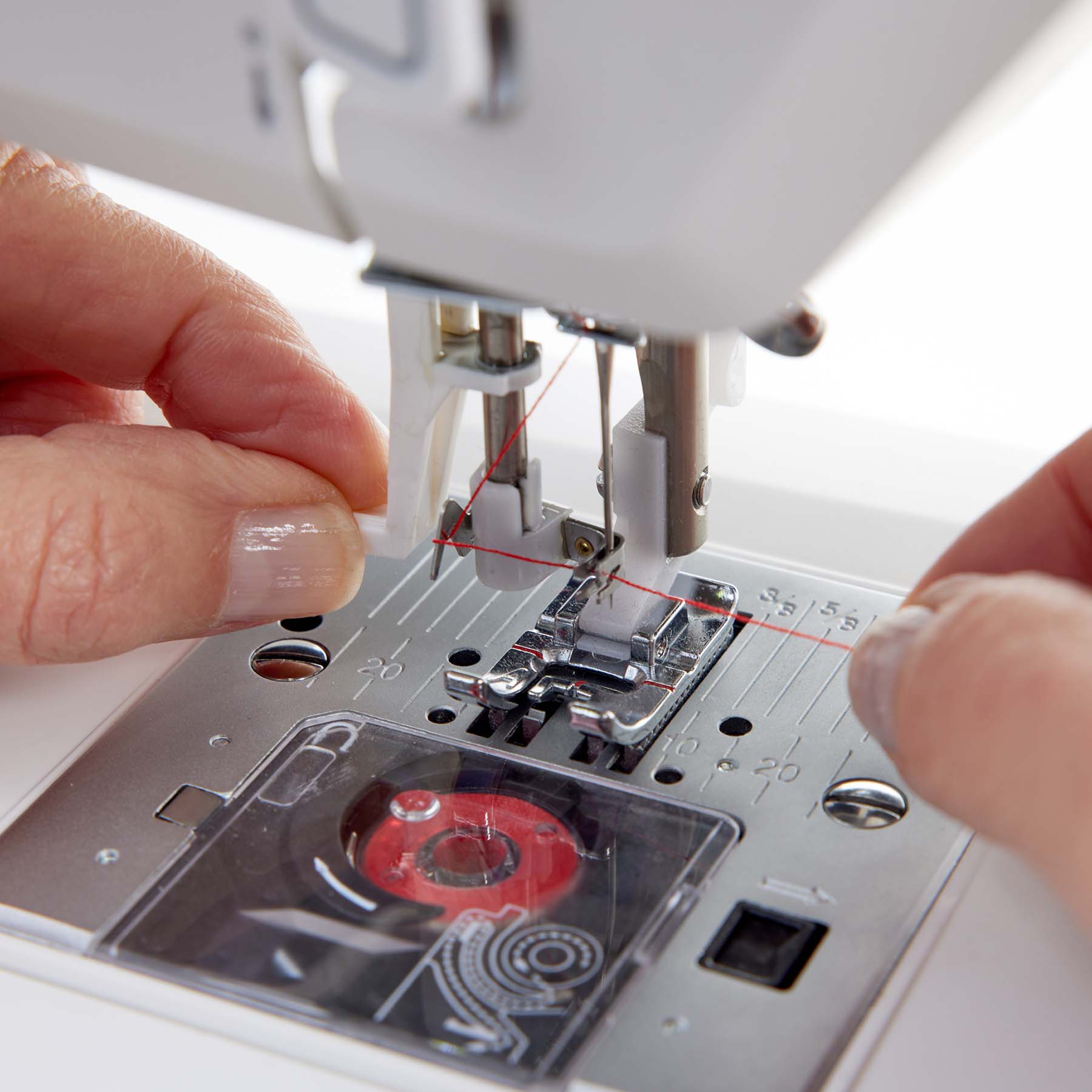HUSQVARNA® VIKING® ONYX™ 15 Sewing Machine - Image 11
