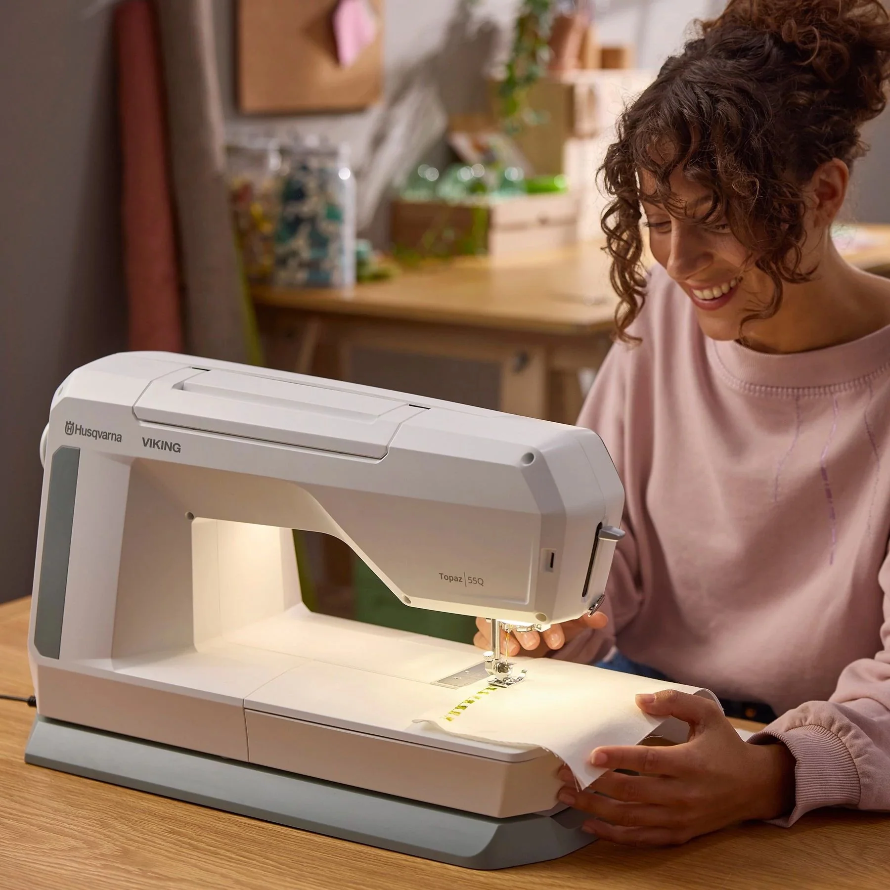 HUSQVARNA® VIKING® TOPAZ™ 55Q Sewing Machine Quilting Bundle - Image 9