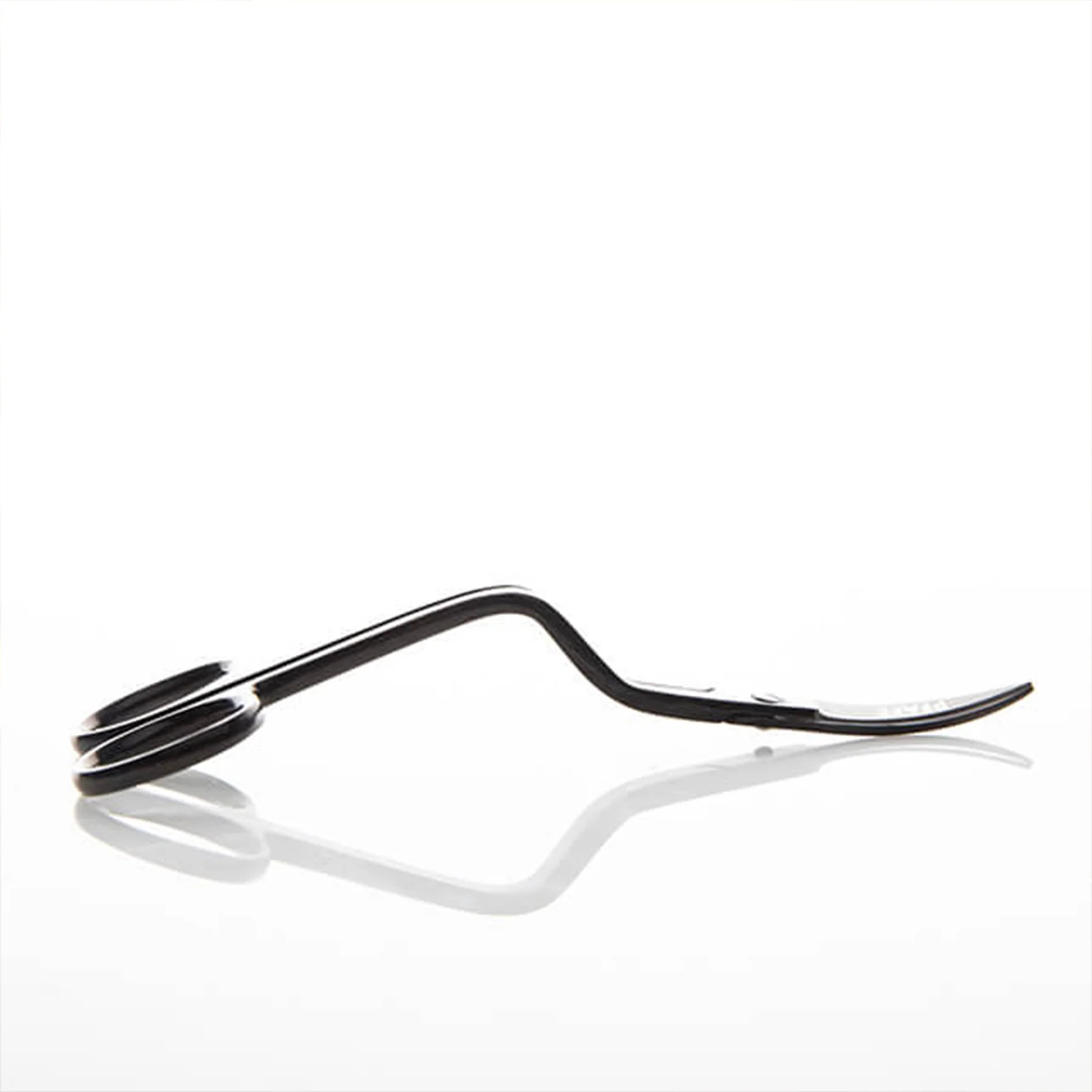 PFAFF® 6in/15.2cm Double Curved Embroidery Scissor - Image 3