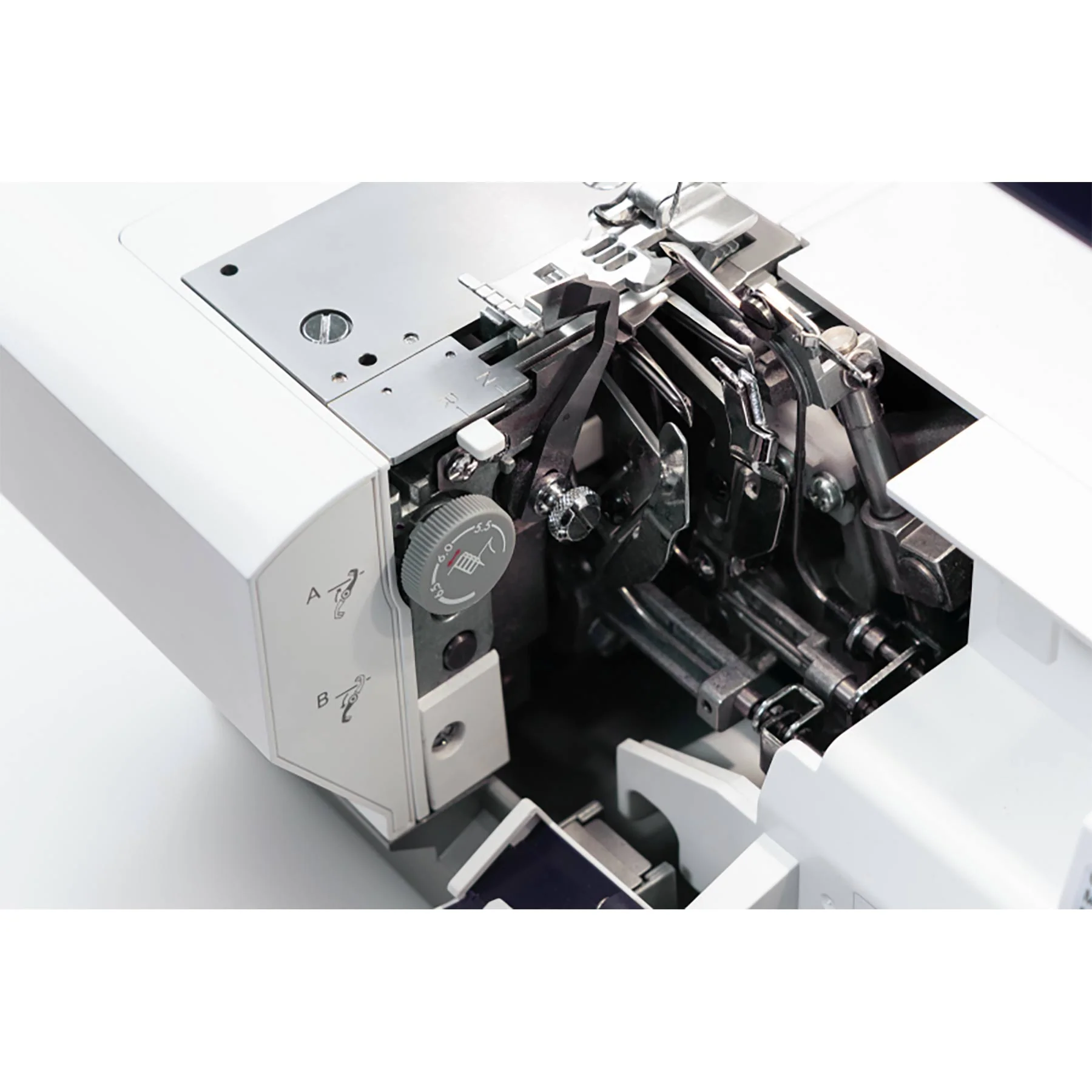 PFAFF® admire™ air 6000 Black Coverlock Machine - Image 12