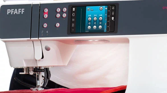 PFAFF® creative™ 3.0 Sewing & Embroidery Machine - Image 5