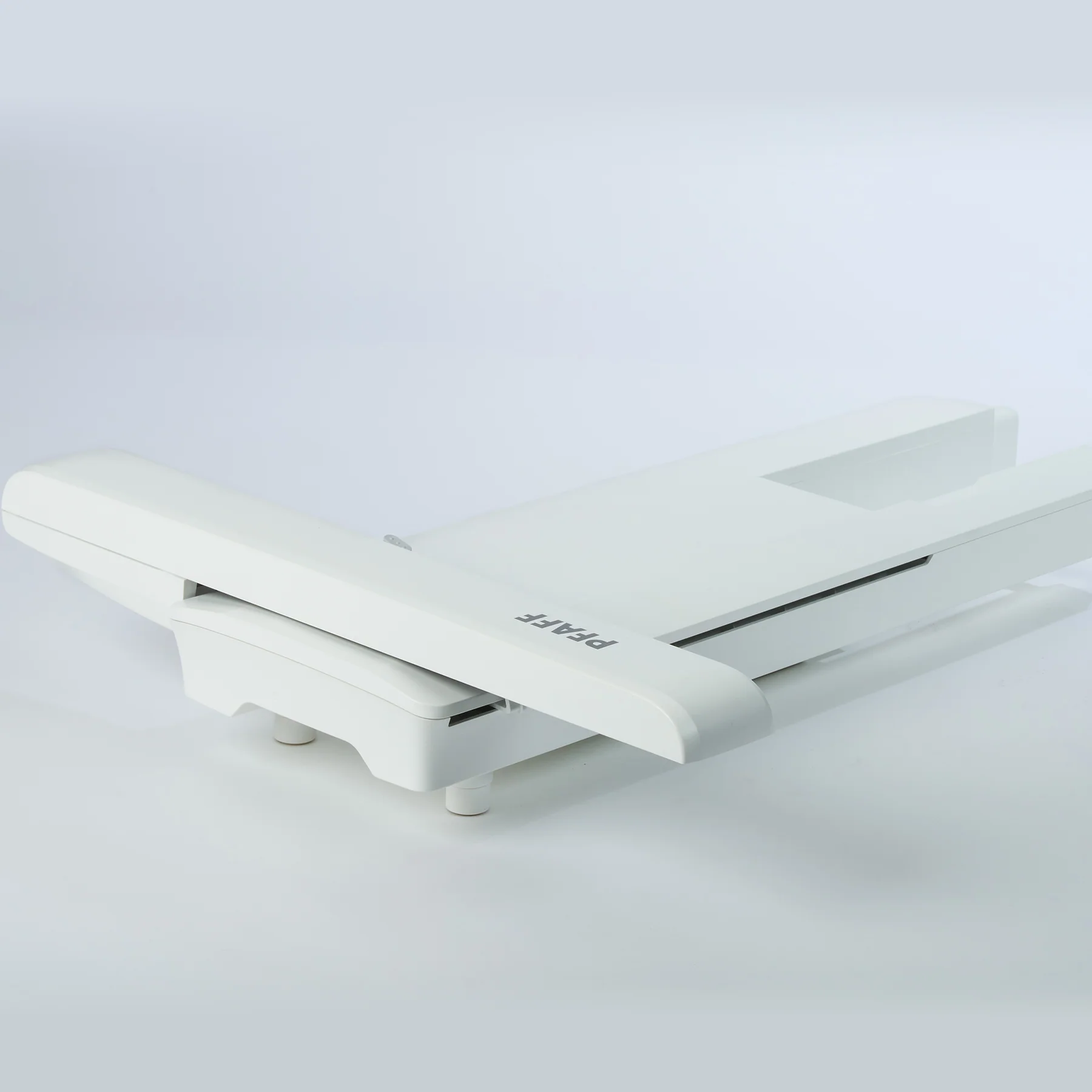 PFAFF® creative elevate™ 680 Embroidery Unit - Image 3