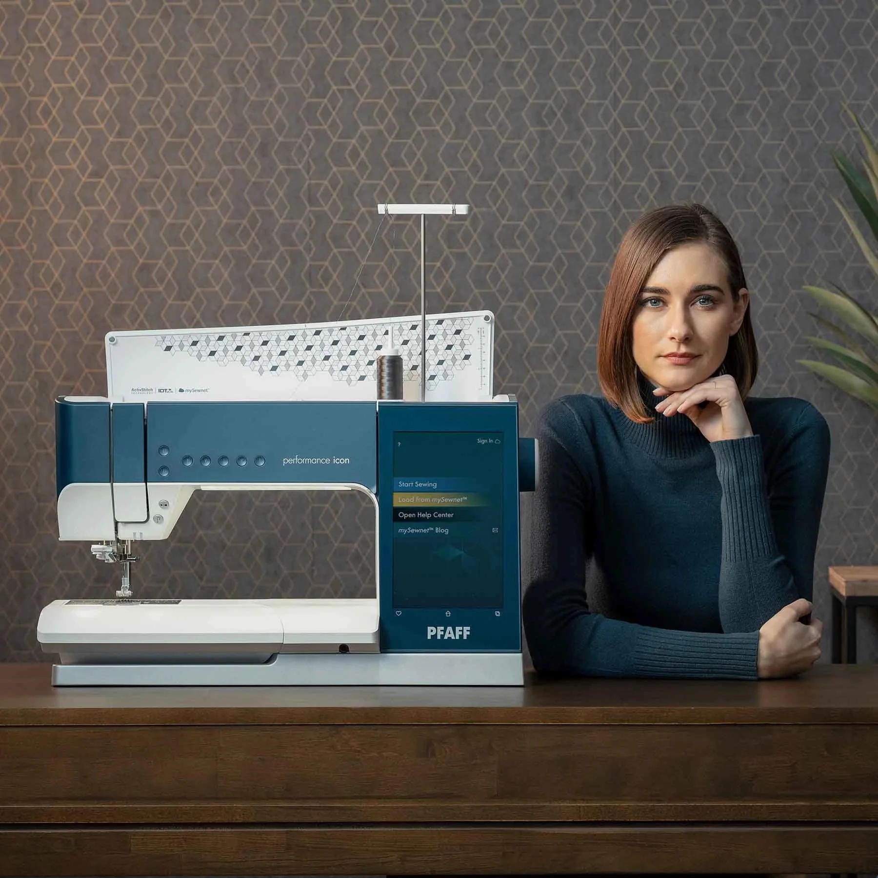 PFAFF® performance icon™ Sewing Machine - Image 2