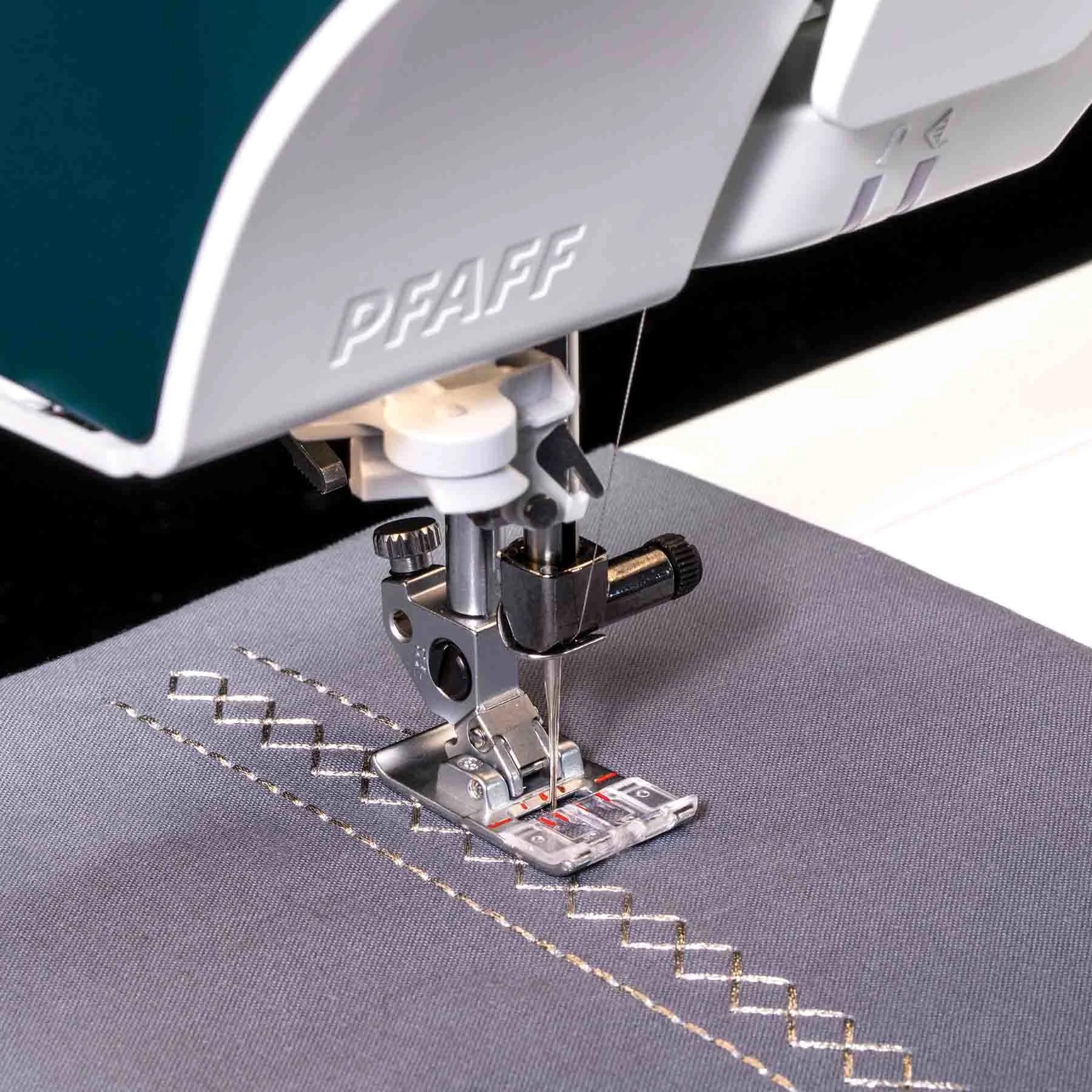 PFAFF® performance icon™ Sewing Machine - Image 6