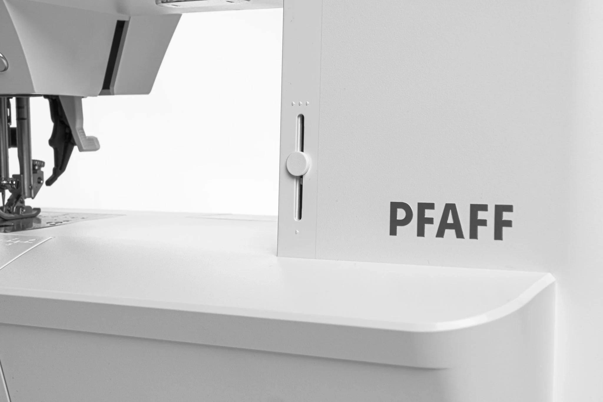 PFAFF® quilt ambition™ 635 Sewing Machine - Image 8