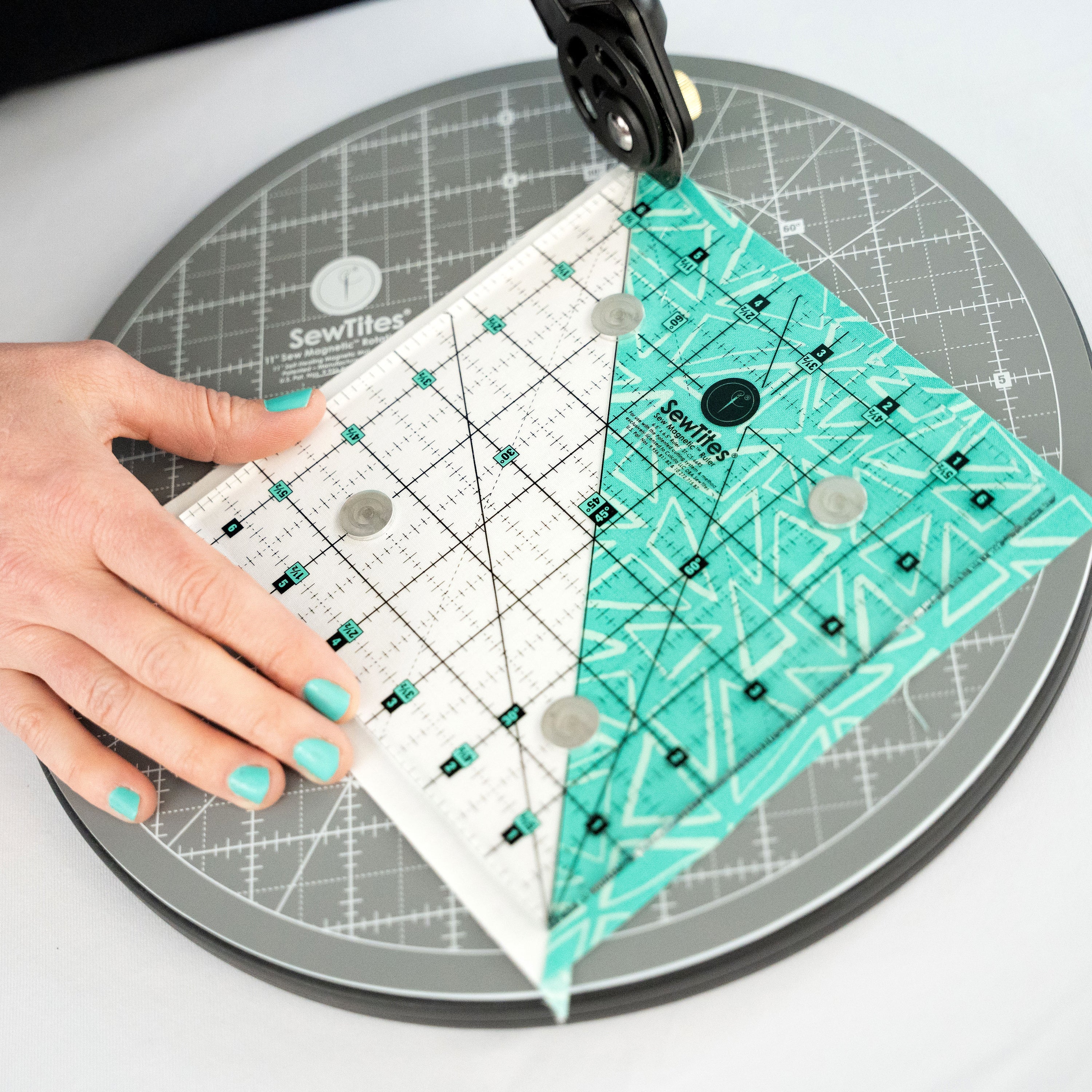 Sew Magnetic 6.5" x 6.5" Ruler by SewTites - Image 5