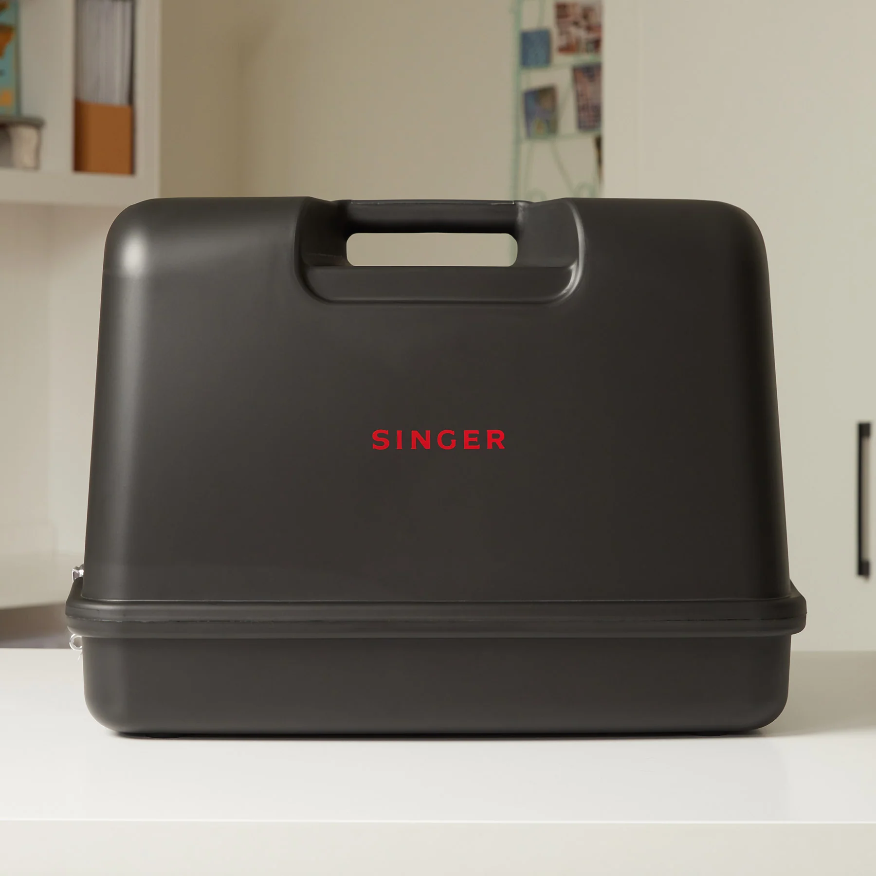 SINGERĀ® Black Universal Hard Case