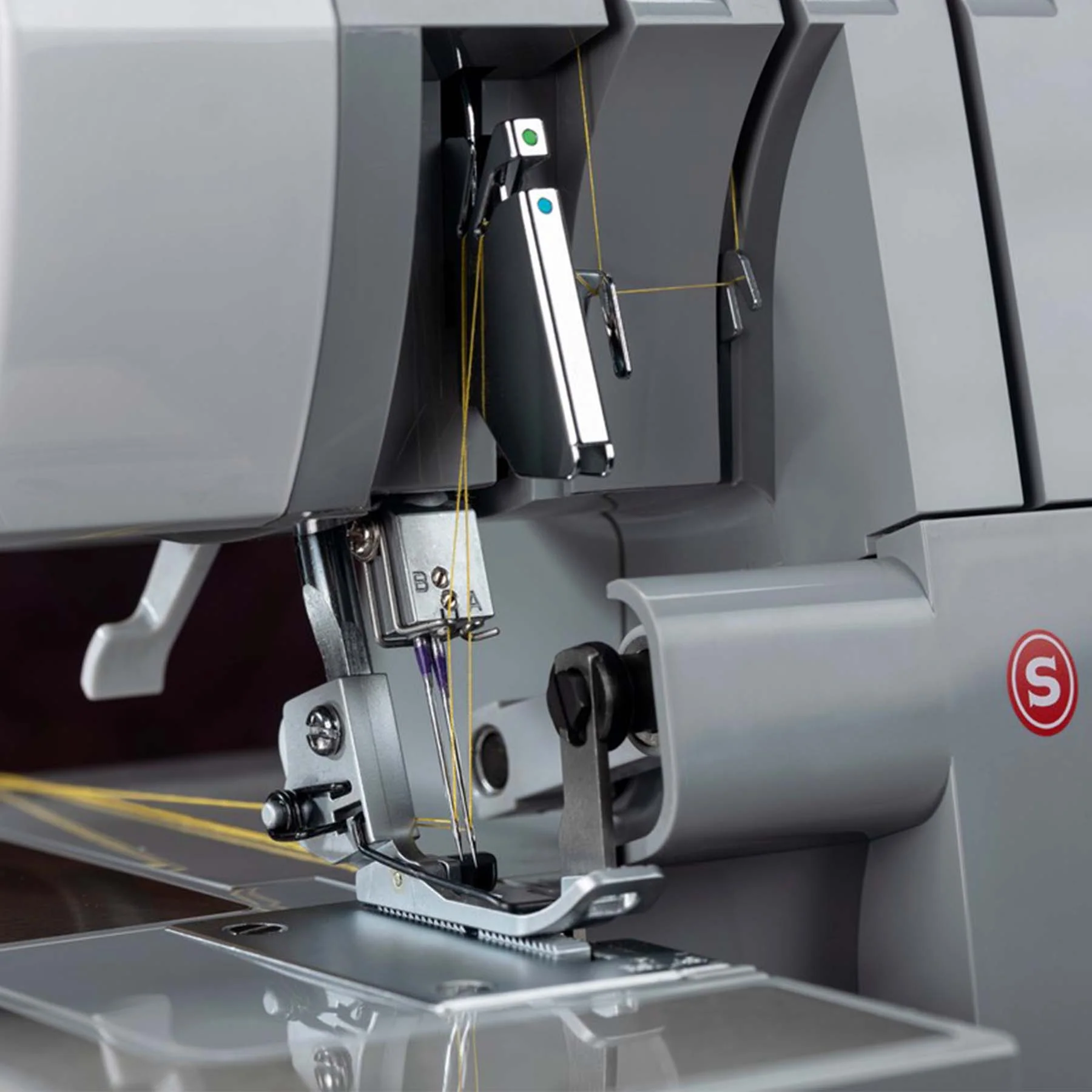 SINGER® HD0400S Heavy Duty Serger - Image 3