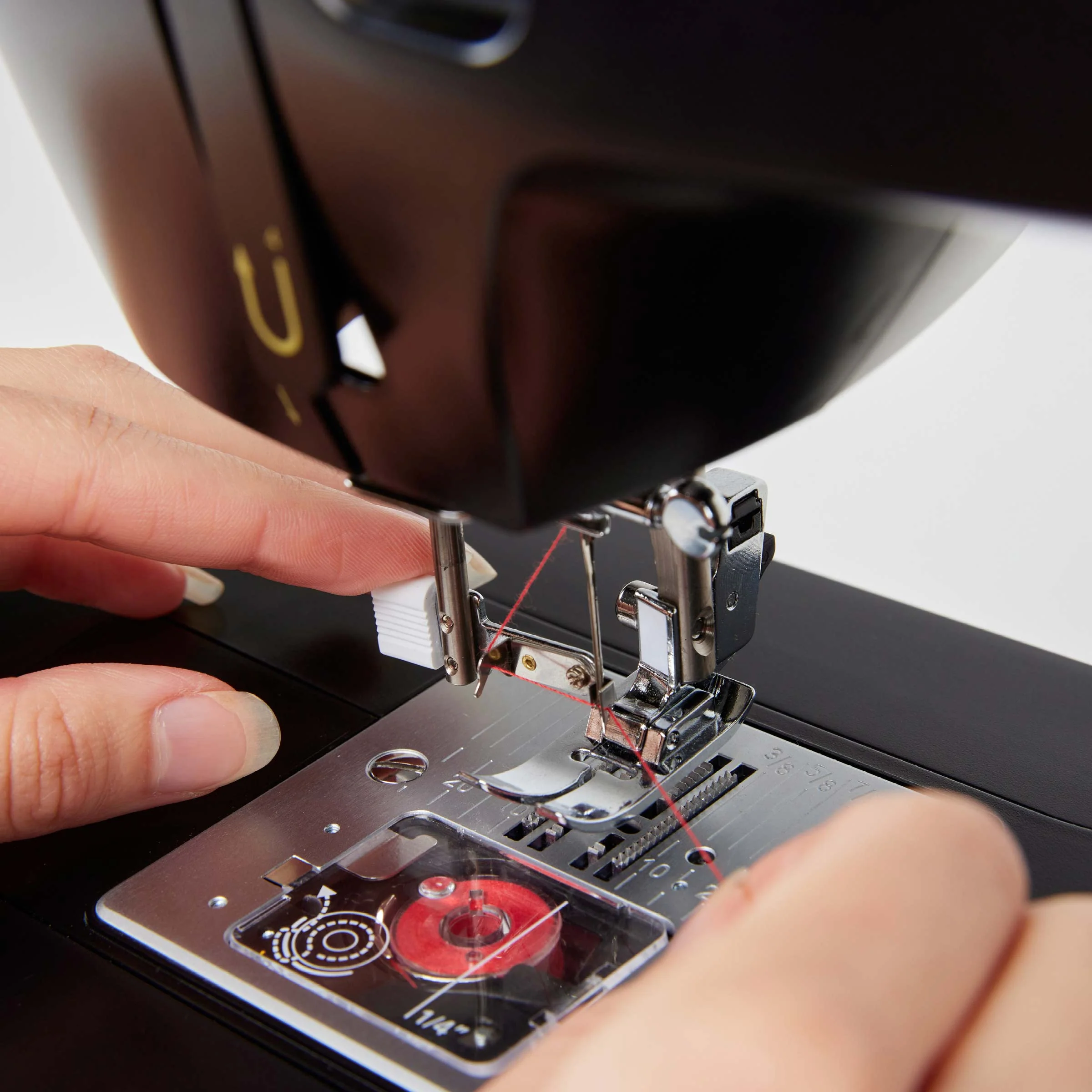 SINGER® HD500 Classic Black Sewing Machine & Hard Carrying Case Bundle - Image 10
