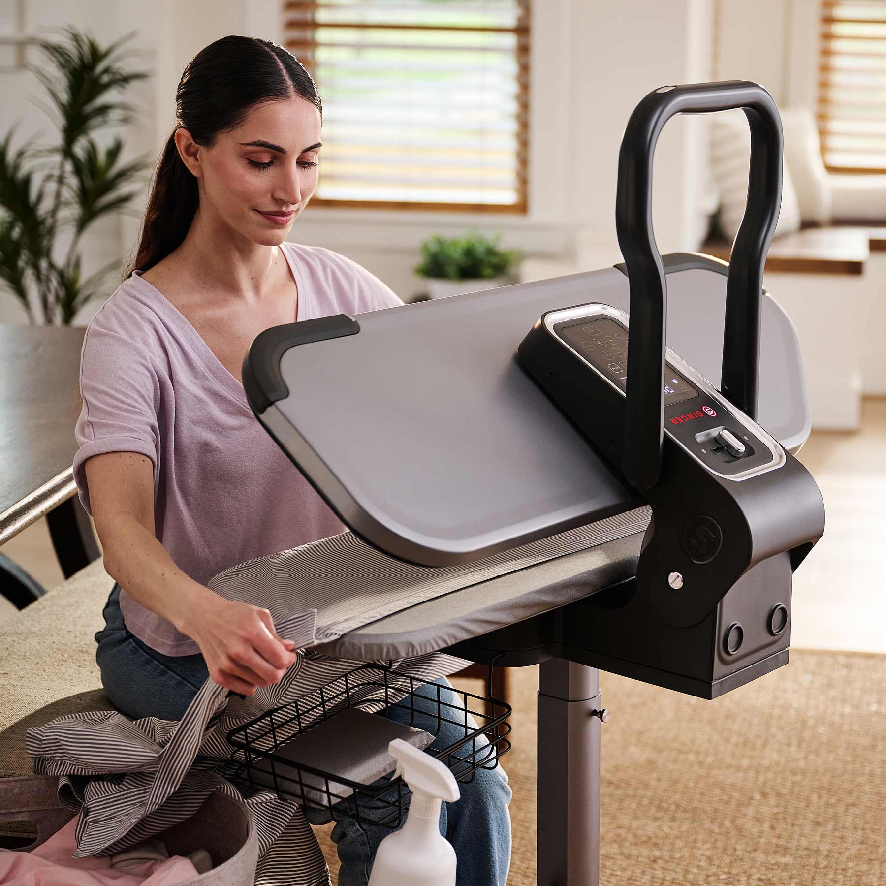 SINGER® INTELLIGENT™ 2.0 Universal Steam Press Stand - Image 2