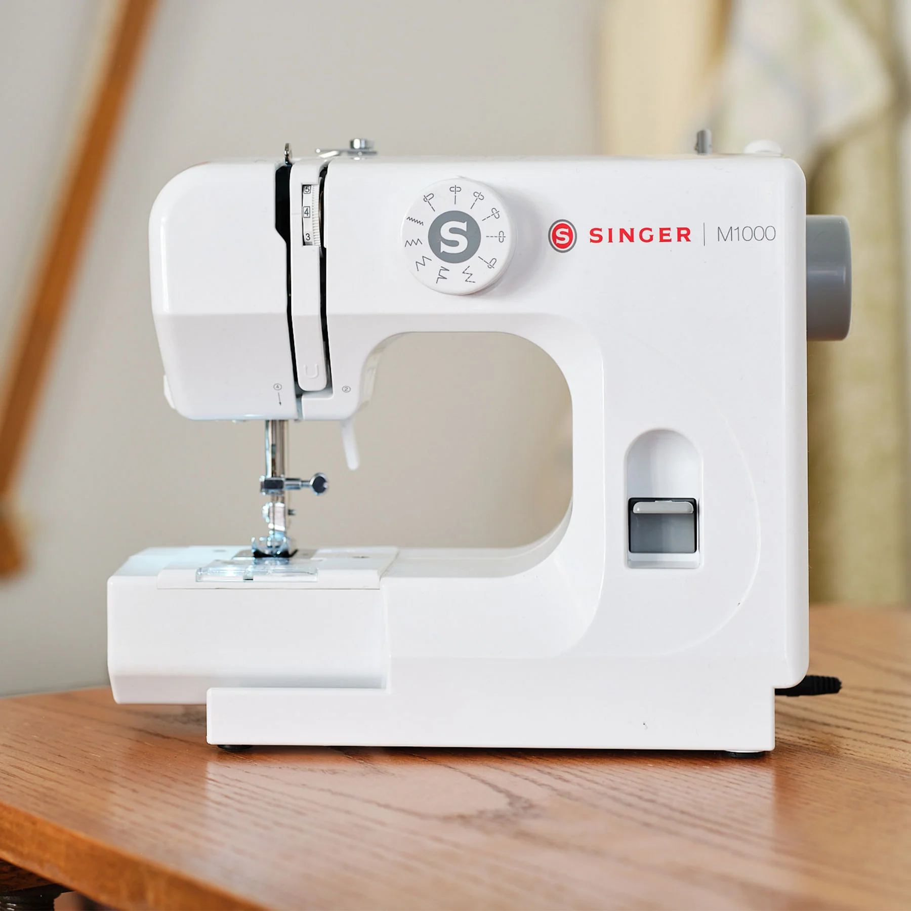 SINGER® M1000 Mending Machine - Image 7