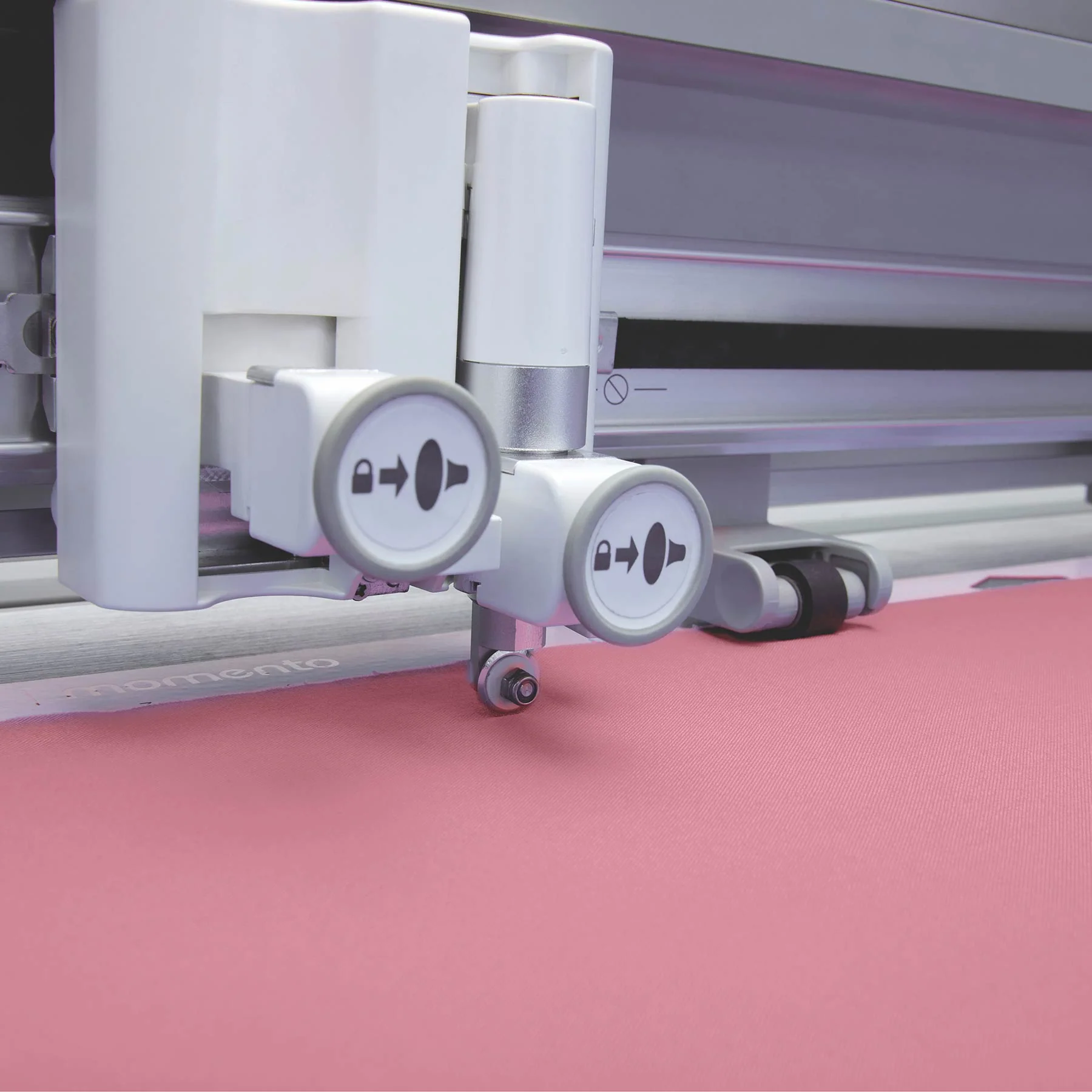 SINGER® MOMENTO™ 24 inch Craft Cutting Machine - Image 9