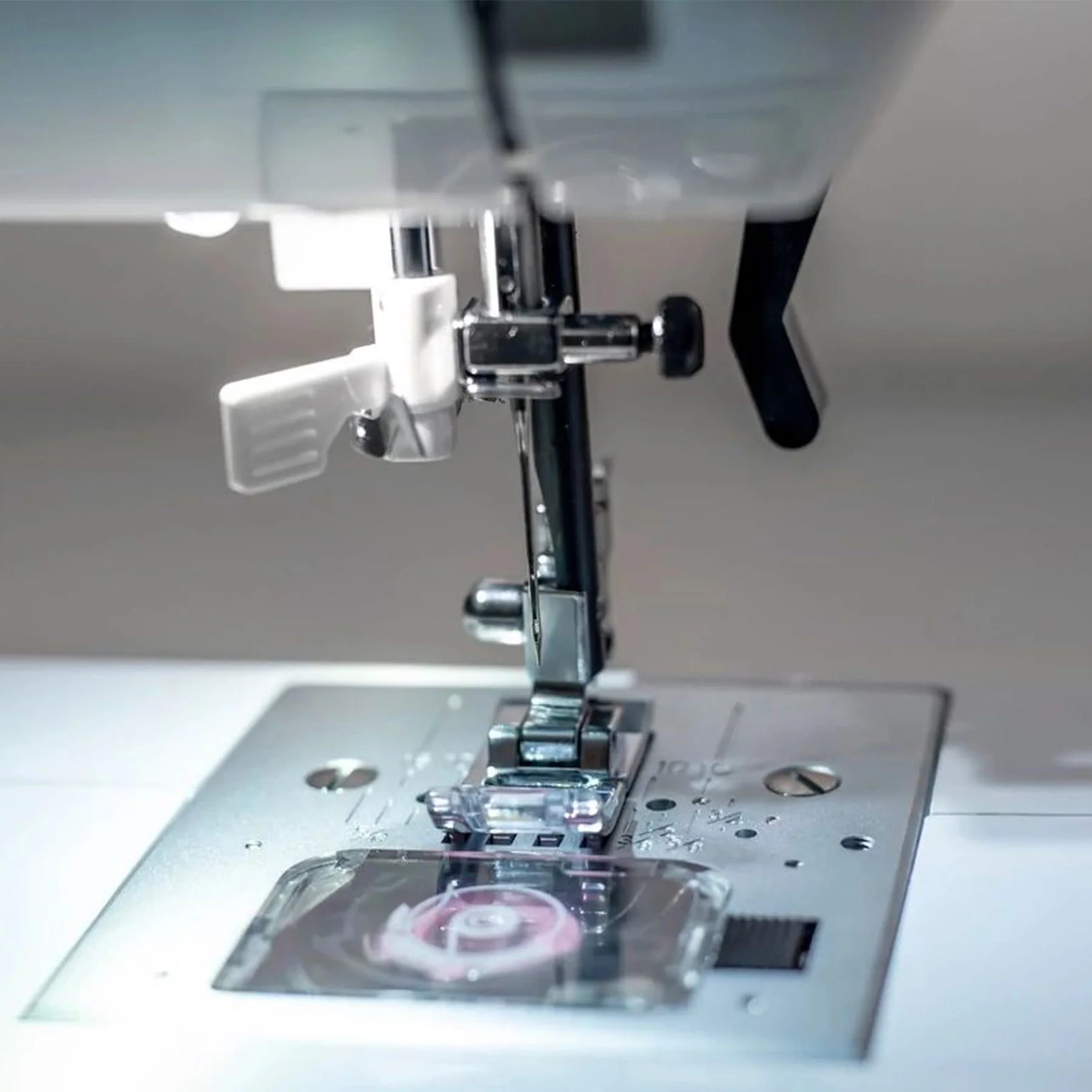 SINGER® SC220 Sewing Machine - Image 6