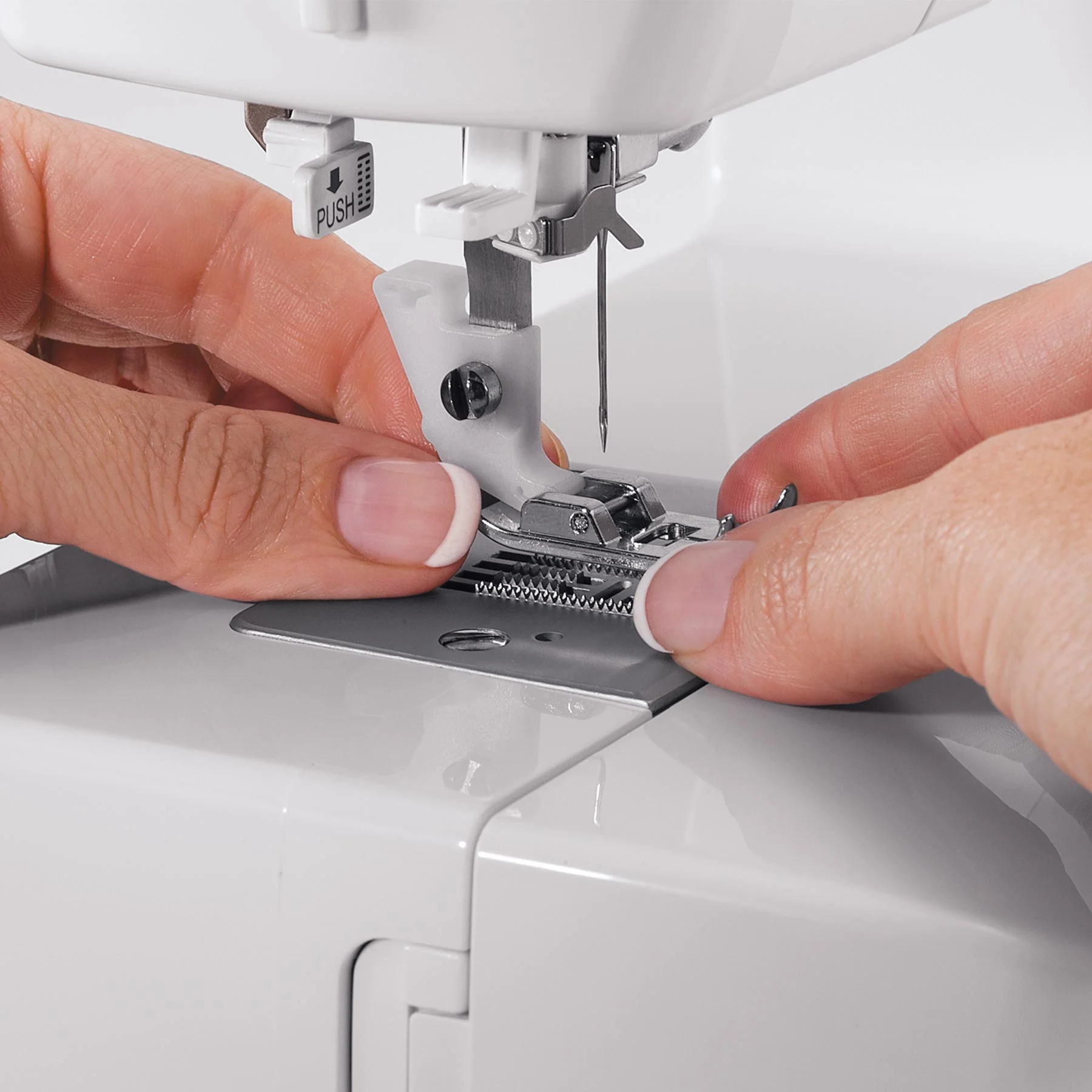 SINGER® Simple™ 3221 Sewing Machine - Image 6