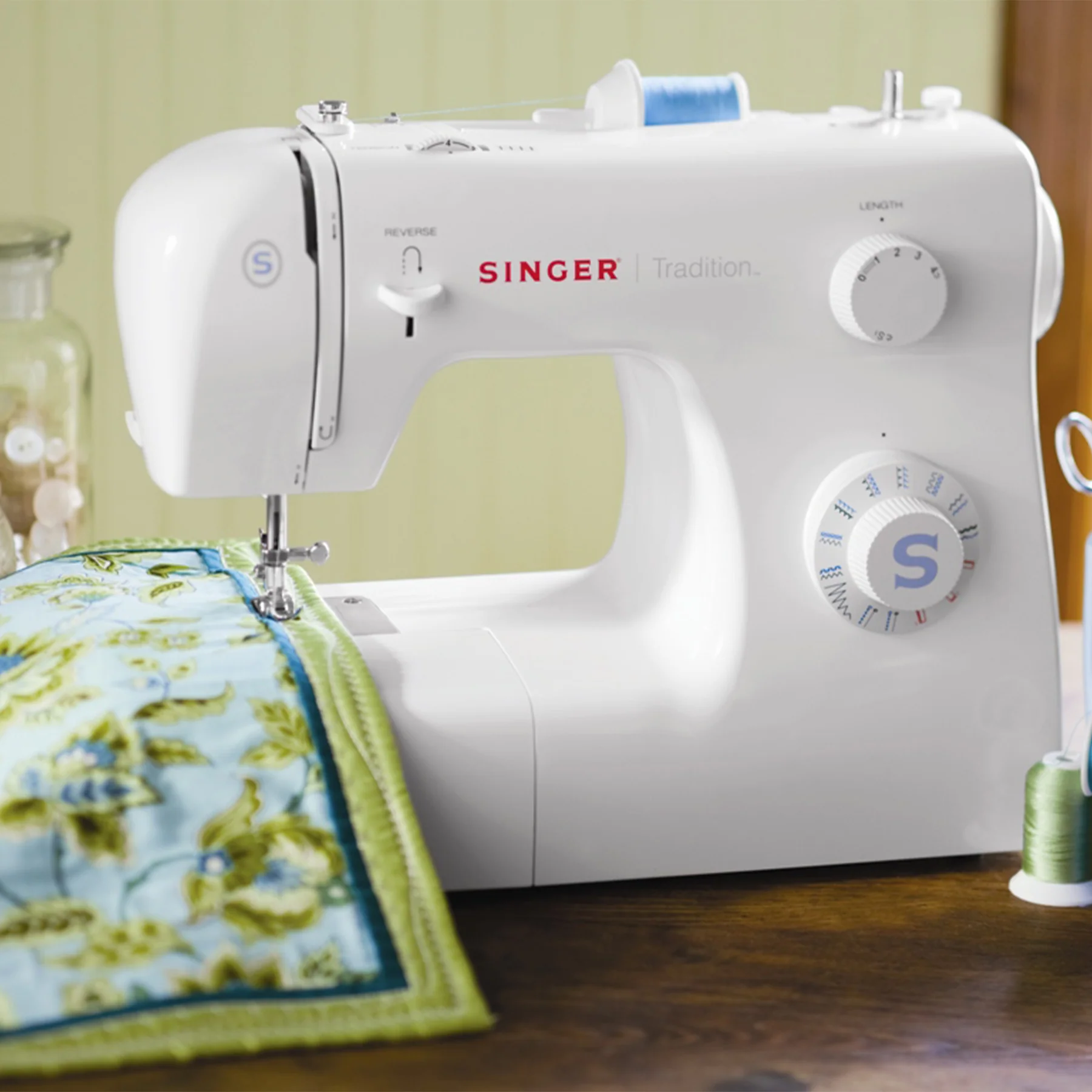 SINGERĀ® Tradition 2259 Sewing Machine - Image 2